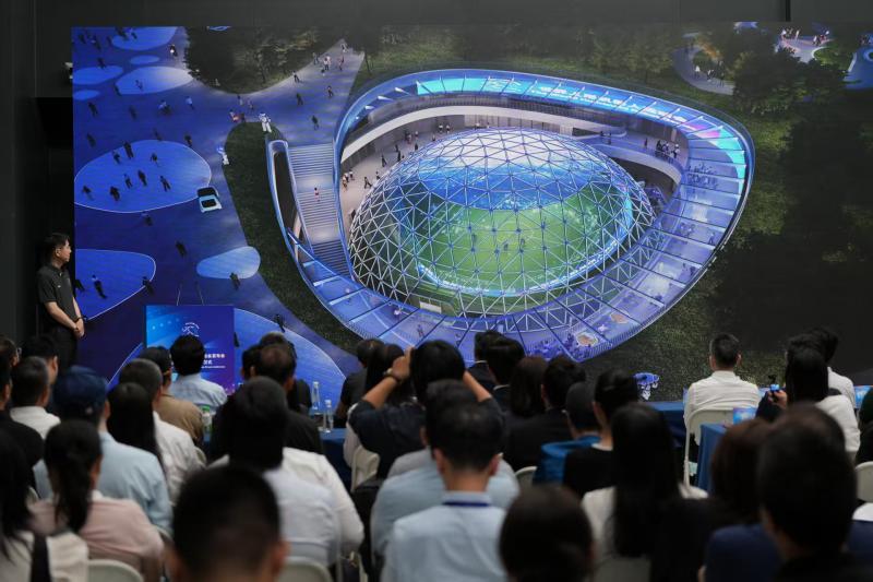 北京日报 全球首个人形机器人赛训基地正式在国家速滑馆挂牌.jpg