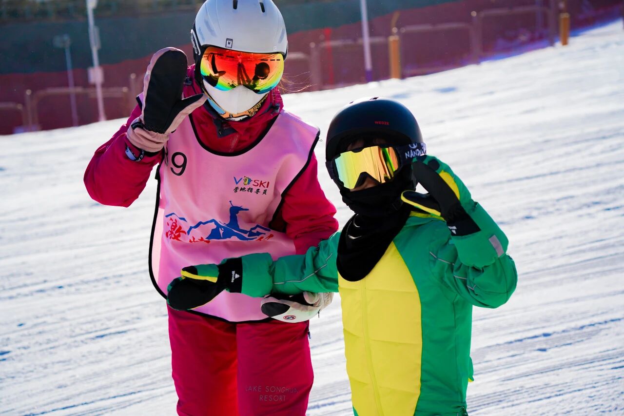 西山滑雪场(来源:西山滑雪场微信公众号).jpg 西山滑雪场(来源:西山滑雪场微信公众号).jpg