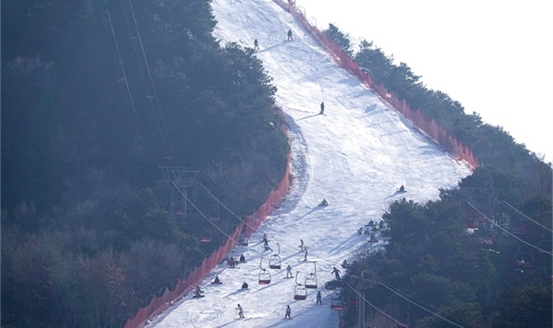 云佛山滑雪场.jpg